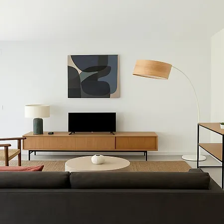 Beautiful 1 Bedroom In Heart Of Apartment Lissabon