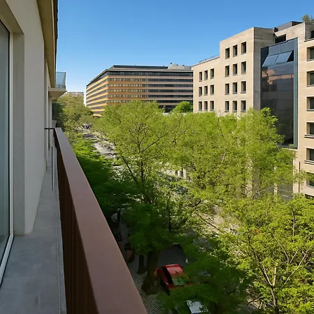 Beautiful 1 Bedroom In Heart Of Apartment Lissabon