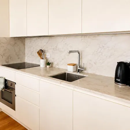 Modern 1 Bedroom Flat In Lisbona