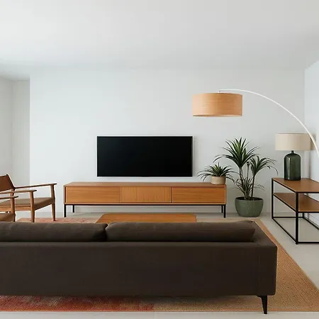 Beautiful 1 Bedroom In Heart Of *